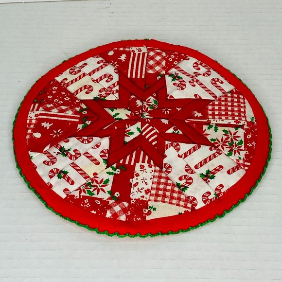 Vintage Handmade Christmas Round Cotton Pot Holder or Trivet - Picture 1 of 4